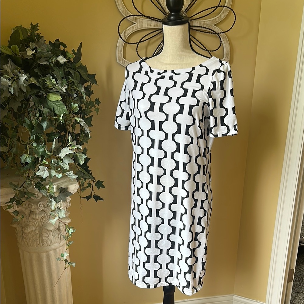 Gretchen Scott Designs Black and White Sheath Mini Dress